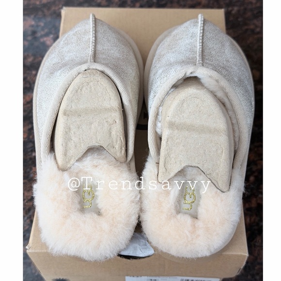 UGG Kids Keegan Metallic Slipper Gold Shimmer Faux Fur Lined Slip-On Shoes NWT - Picture 10 of 14